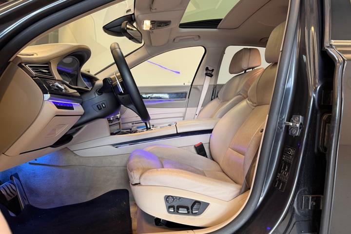 undefined BMW 750i fra 2008