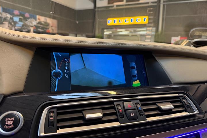 undefined BMW 750i fra 2008