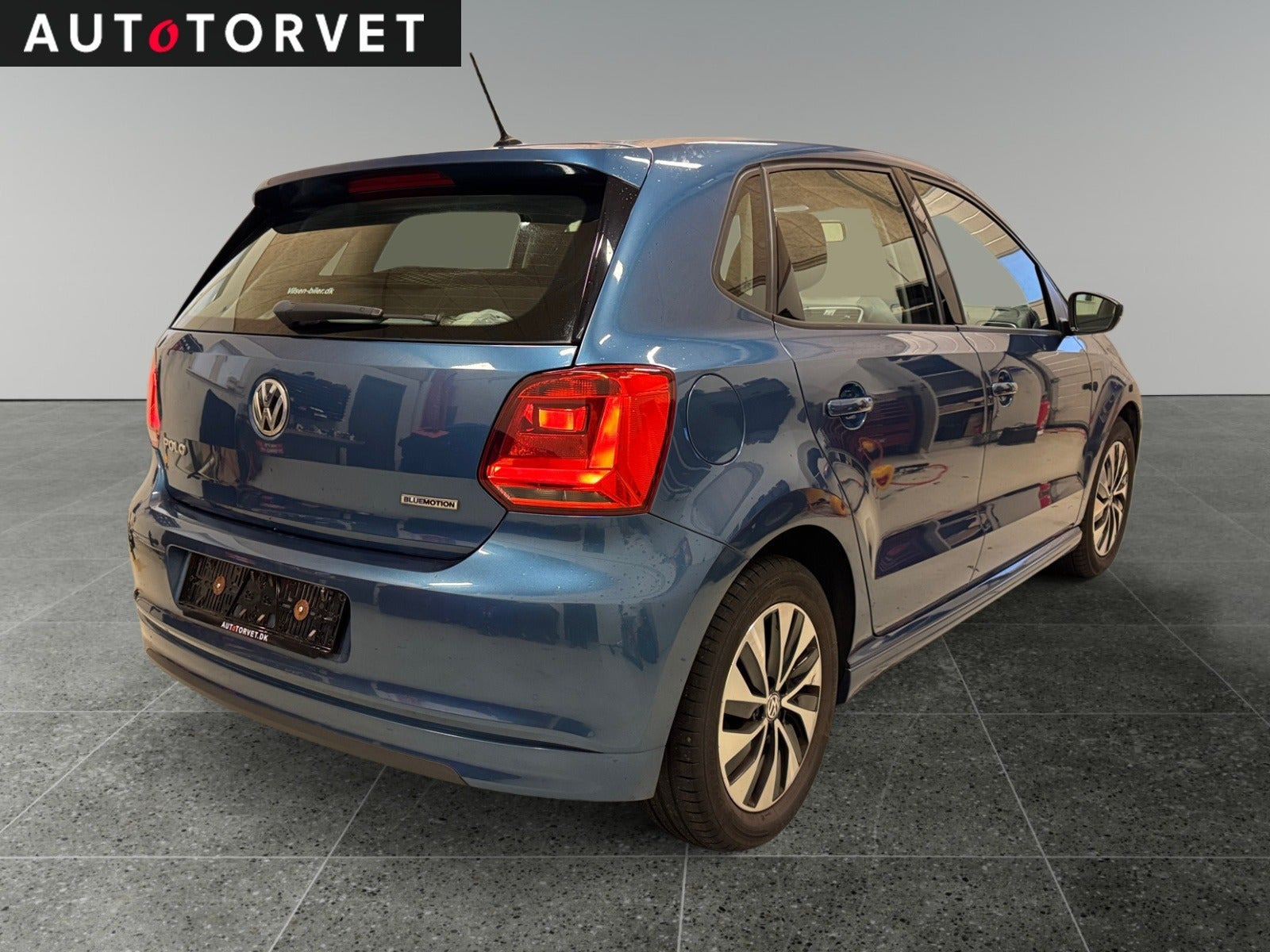 Blå VW Polo fra 2017