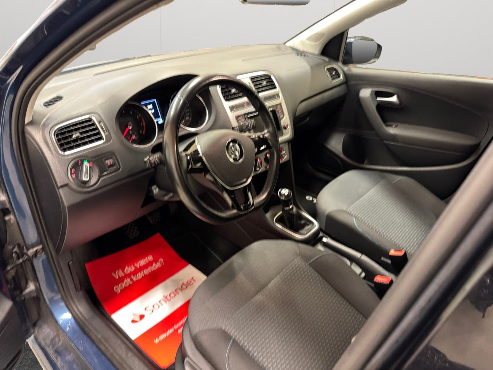 Blå VW Polo fra 2017