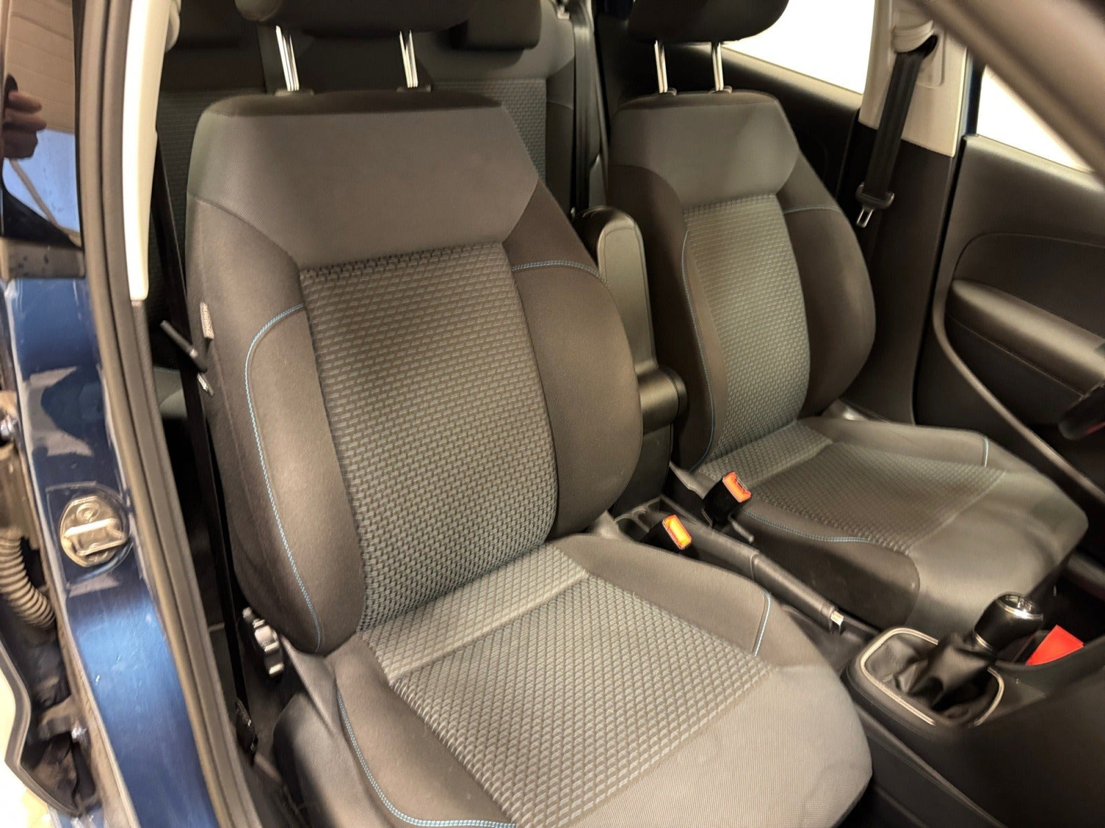 Blå VW Polo fra 2017