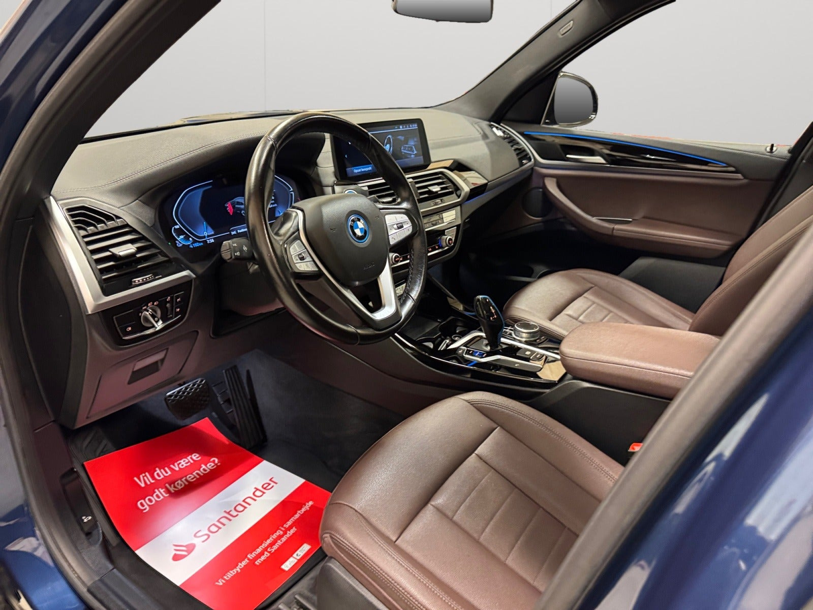 Blå BMW iX3 fra 2021