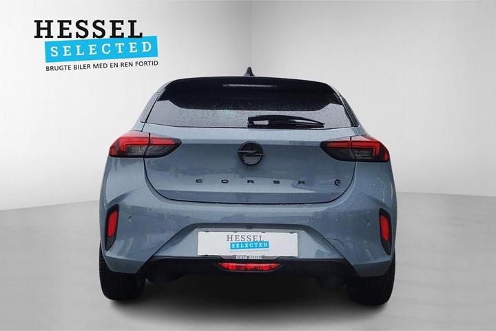 Grå Opel Corsa-e fra 2024