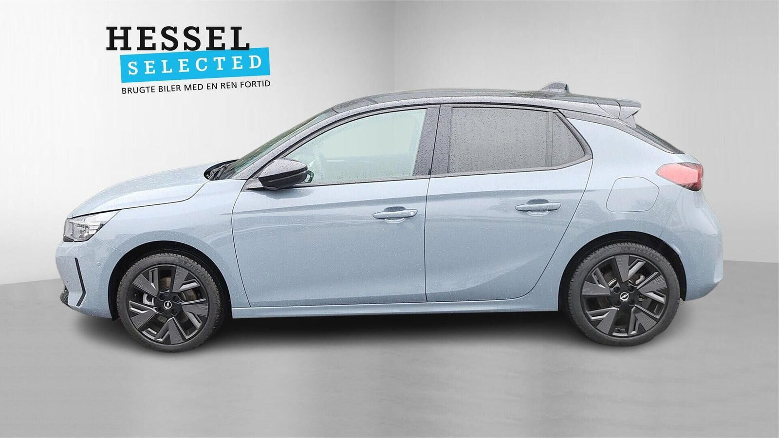 Grå Opel Corsa-e fra 2024