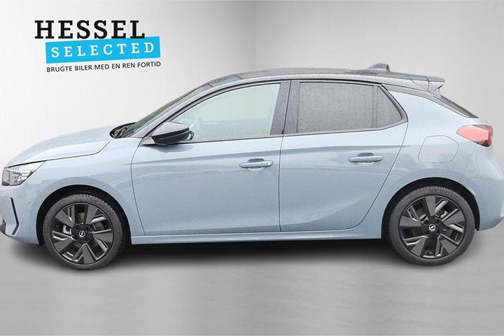 Grå Opel Corsa-e fra 2024