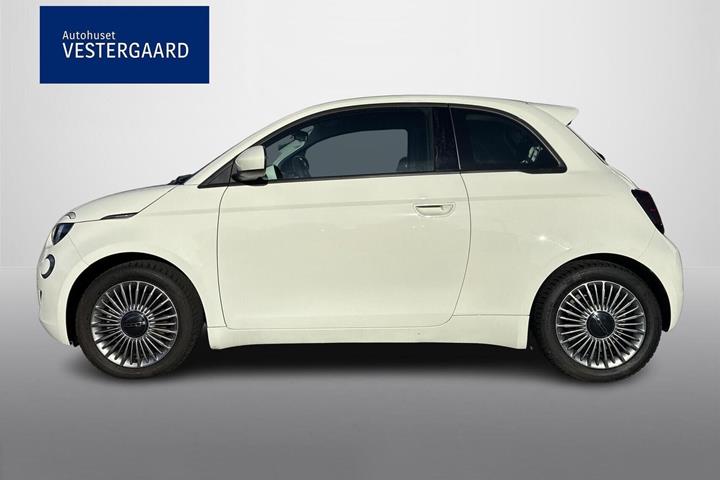 Hvid Fiat 500e fra 2023