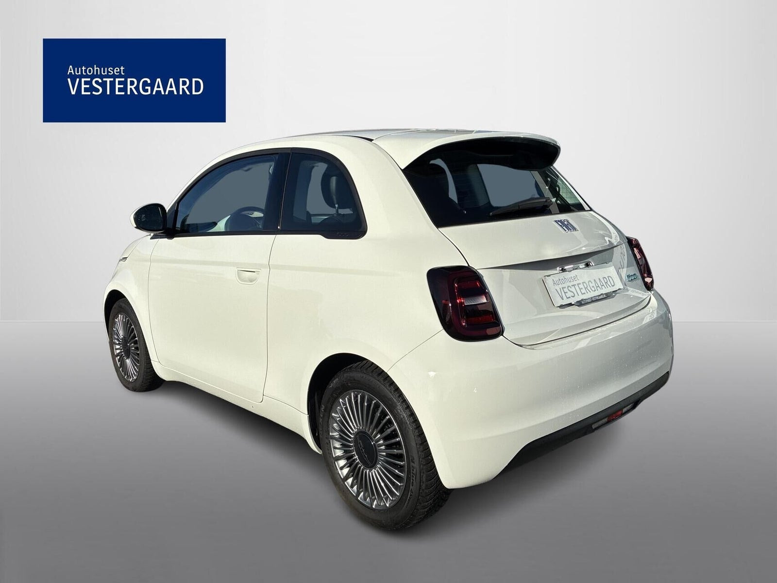 Hvid Fiat 500e fra 2023