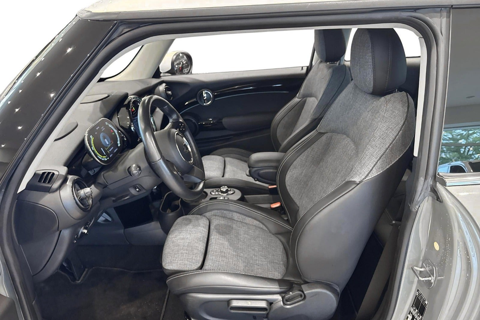 Grå Mini Cooper SE fra 2022