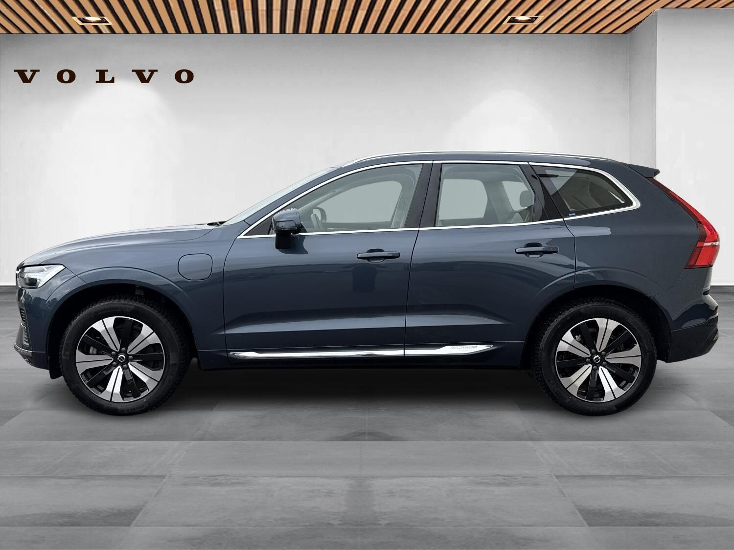 Blå Volvo XC60 fra 2023