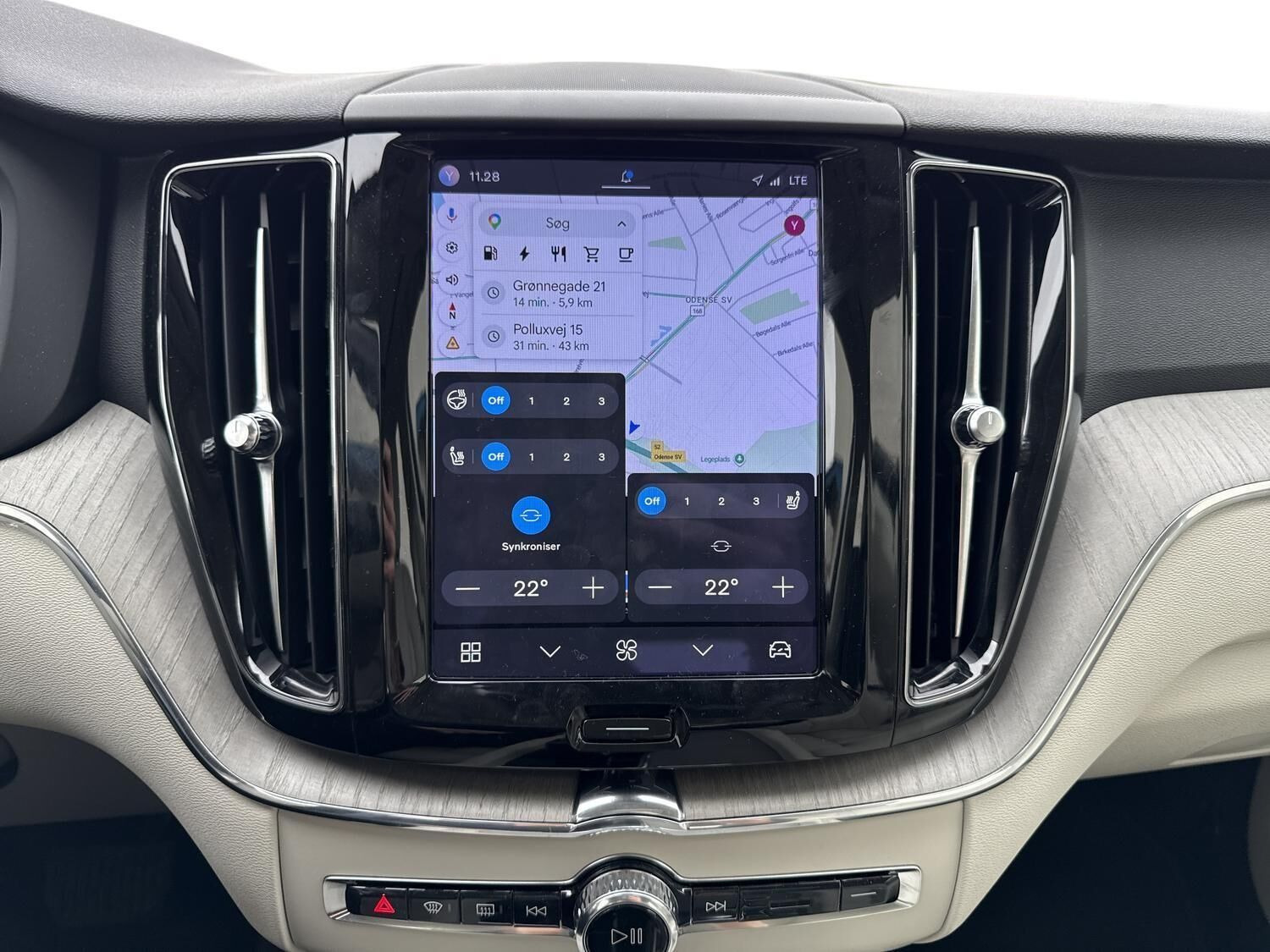 Blå Volvo XC60 fra 2023