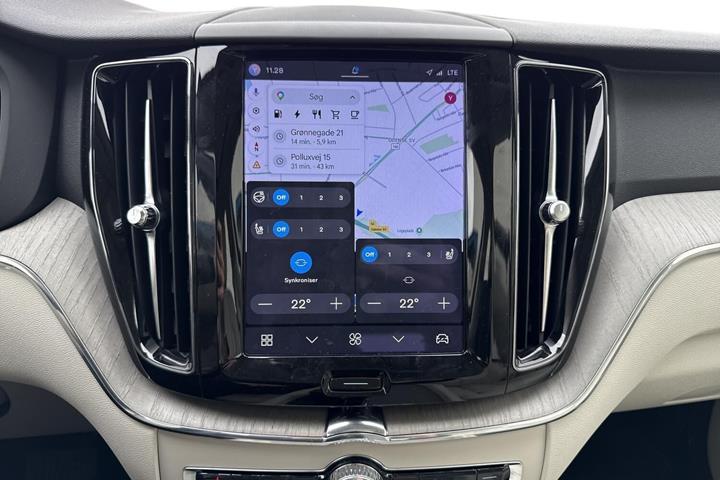 Blå Volvo XC60 fra 2023