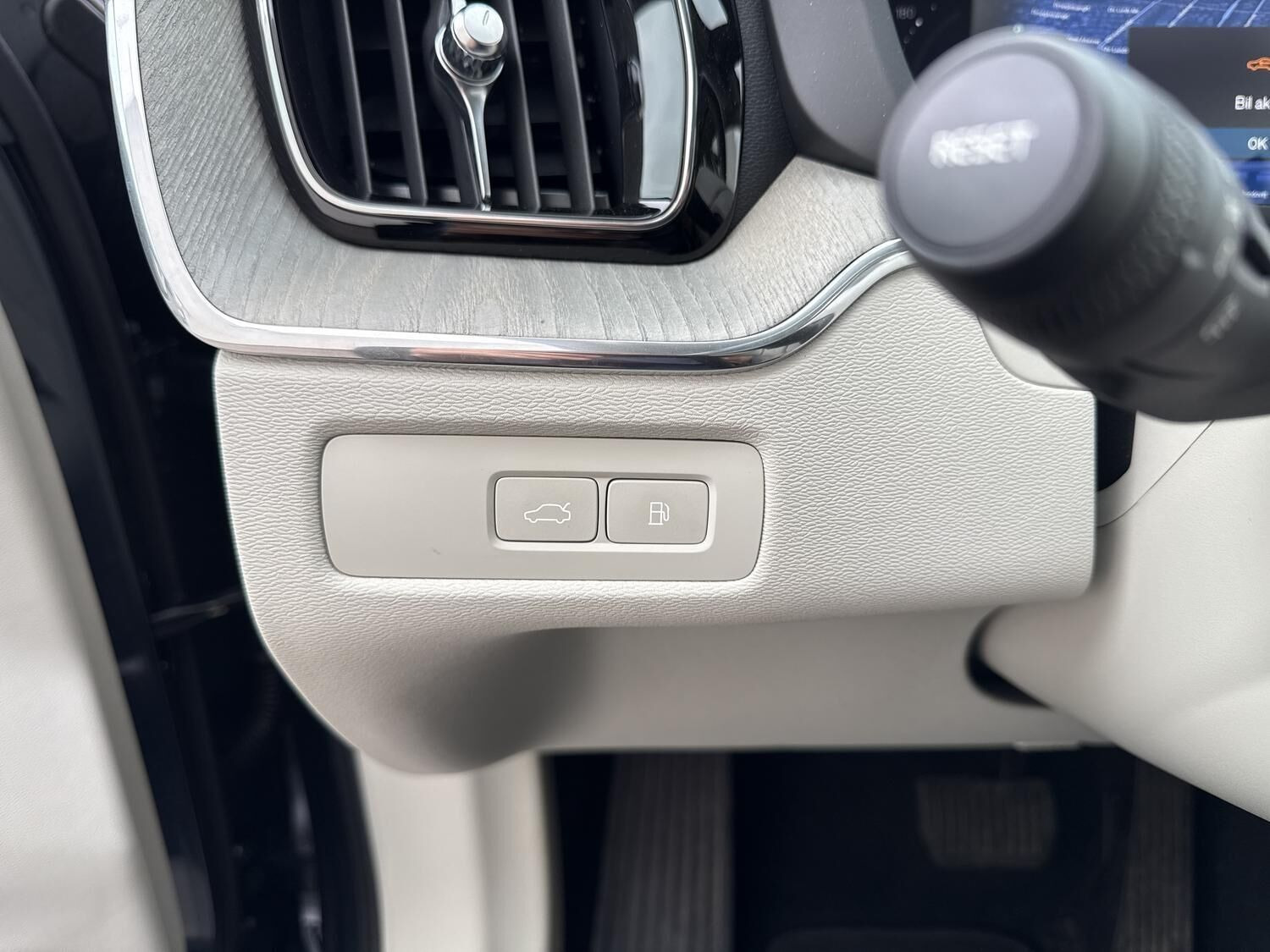 Blå Volvo XC60 fra 2023