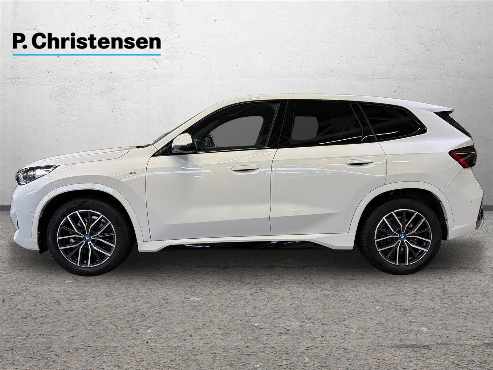 Hvid BMW iX1 fra 2024