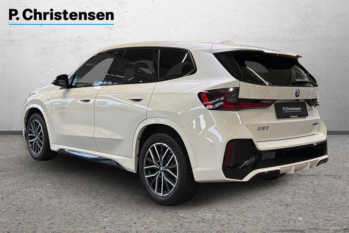 Hvid BMW iX1 fra 2024