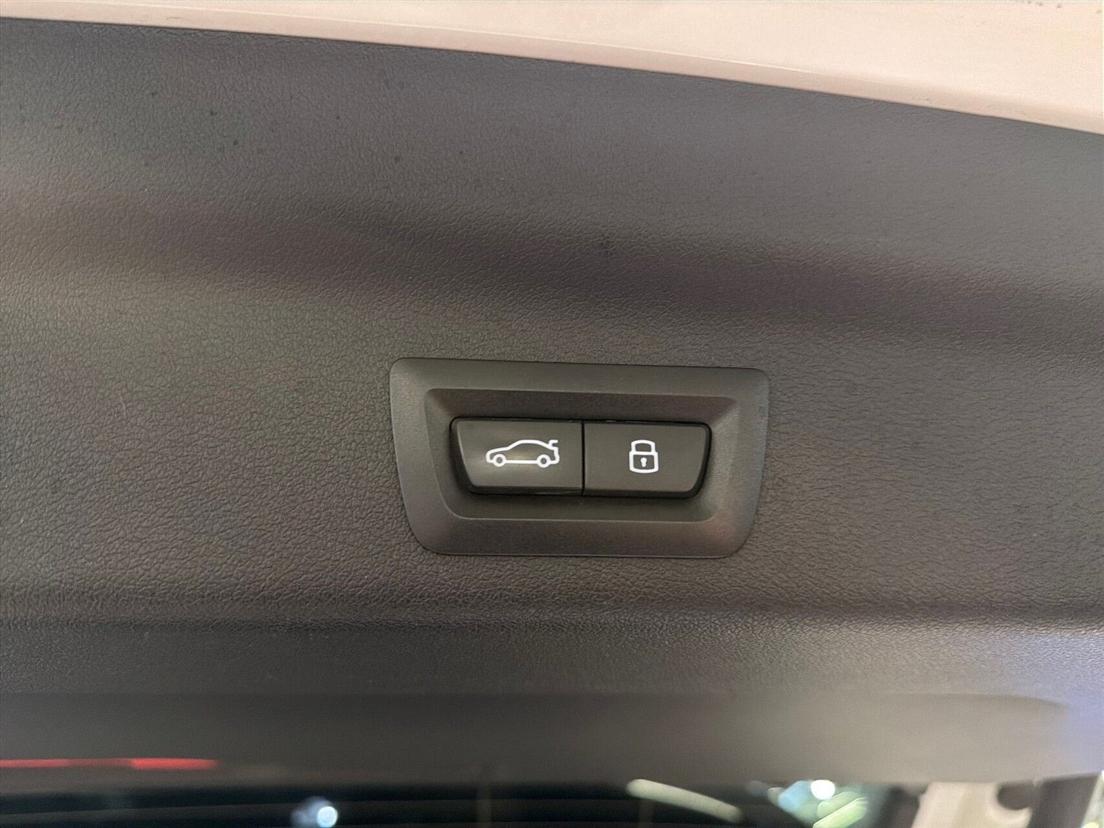 Hvid BMW iX1 fra 2024