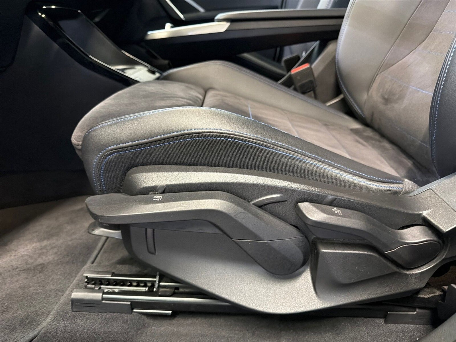 Hvid BMW iX1 fra 2024