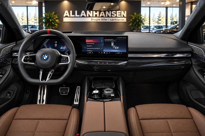 Blå BMW i5 fra 2024