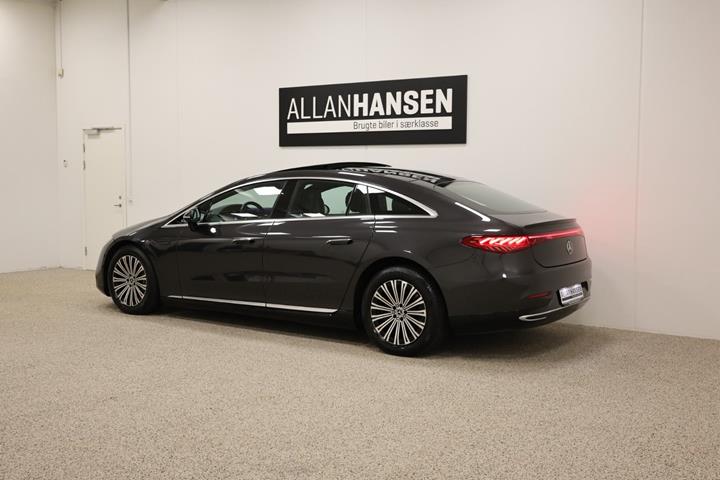 Grå Mercedes EQS580 fra 2022