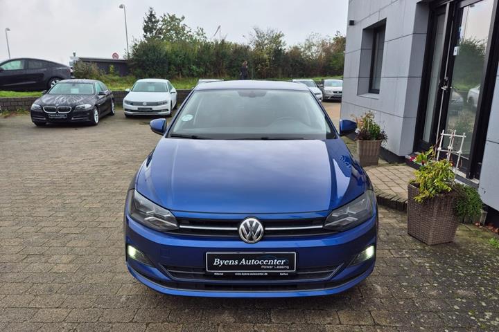 Blå VW Polo fra 2018