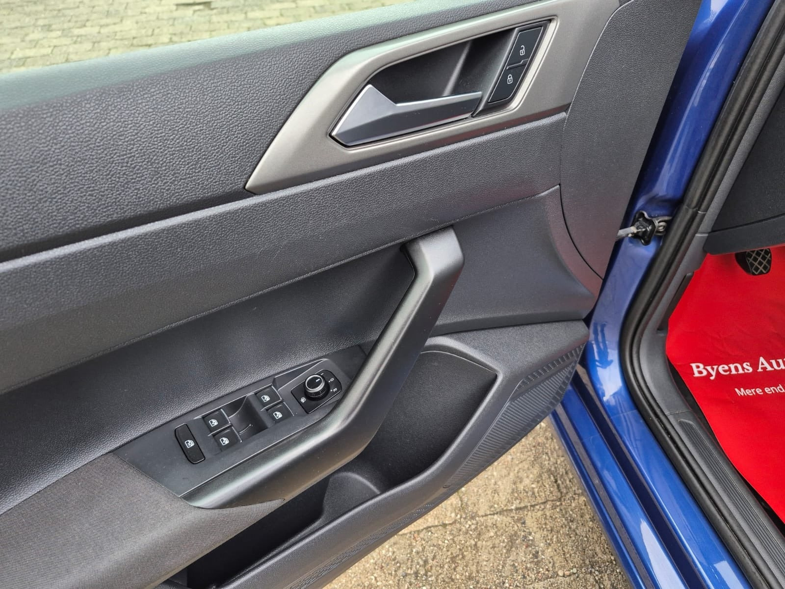 Blå VW Polo fra 2018