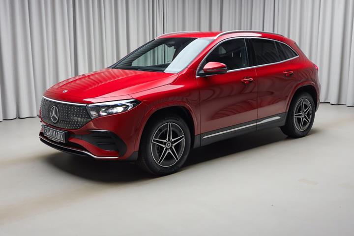 Rød Mercedes EQA250+ fra 2025