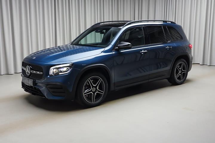 Blå Mercedes GLB250 fra 2020