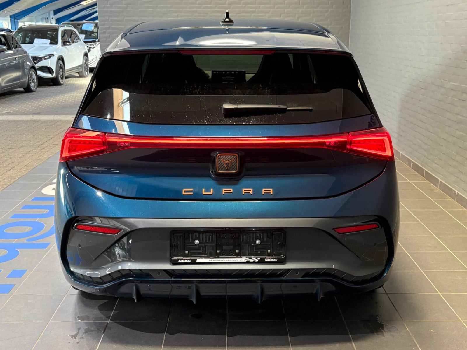 Blå Cupra Born fra 2023
