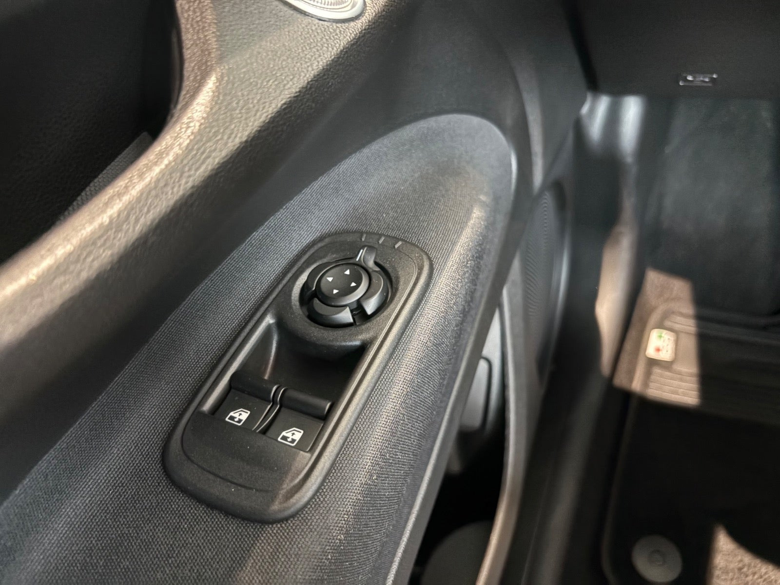 Hvid Fiat 500e fra 2024