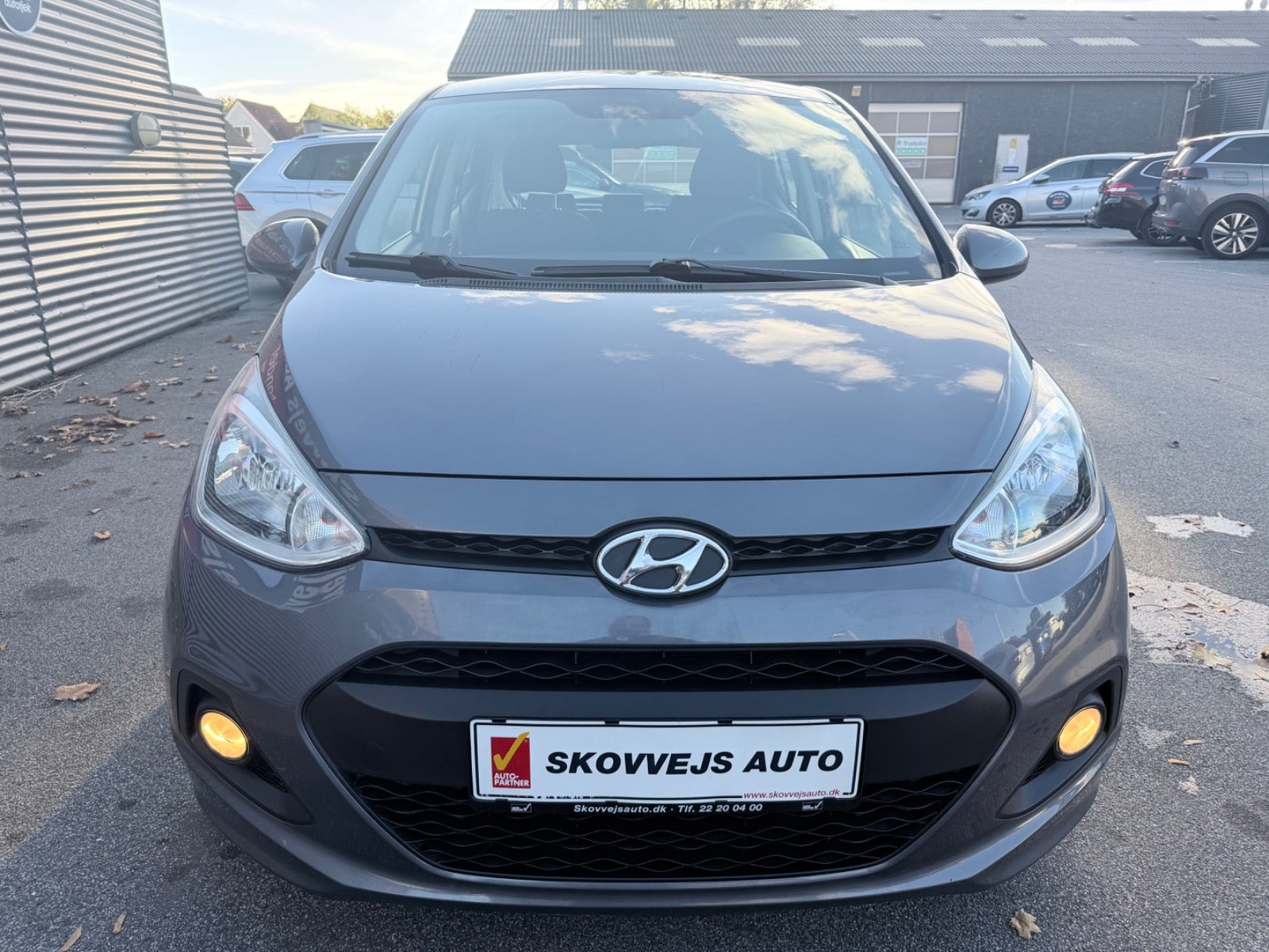 Grå Hyundai i10 fra 2015