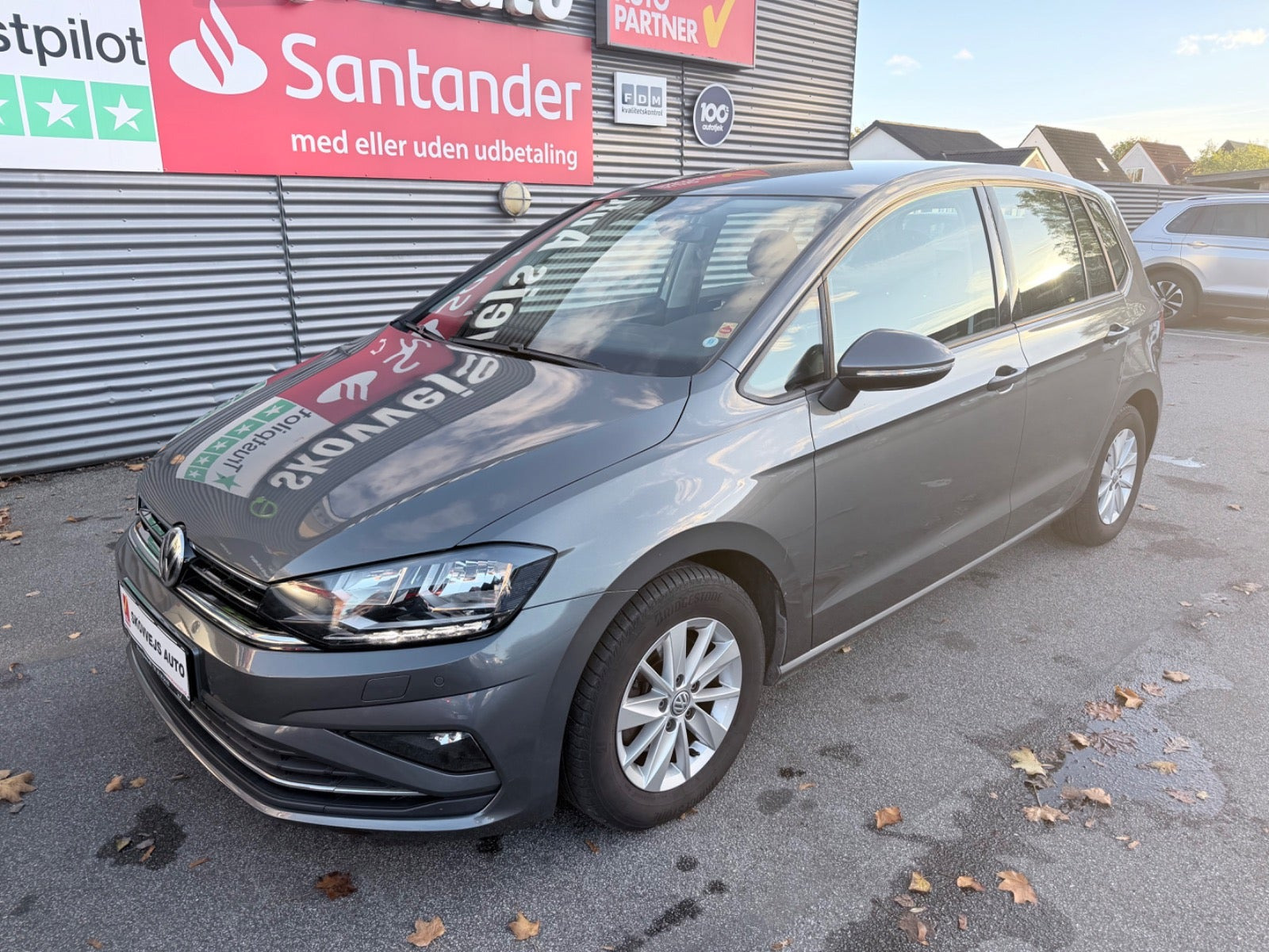 Grå VW Golf Sportsvan fra 2018