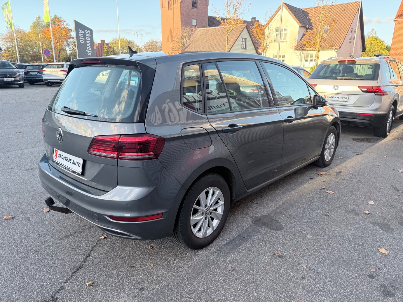 Grå VW Golf Sportsvan fra 2018
