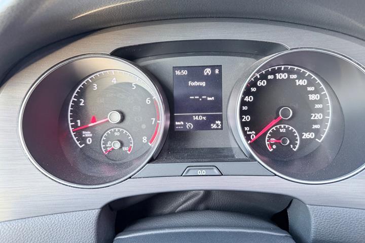 Grå VW Golf Sportsvan fra 2018