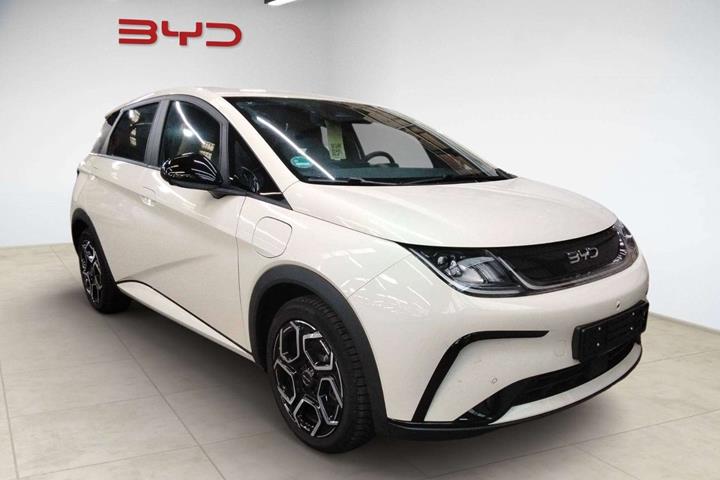 Hvid BYD Dolphin fra 2025
