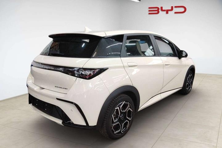 Hvid BYD Dolphin fra 2025