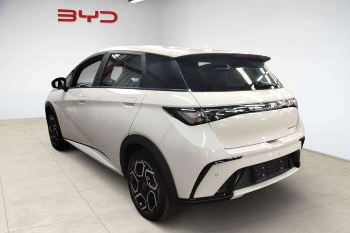 Hvid BYD Dolphin fra 2025