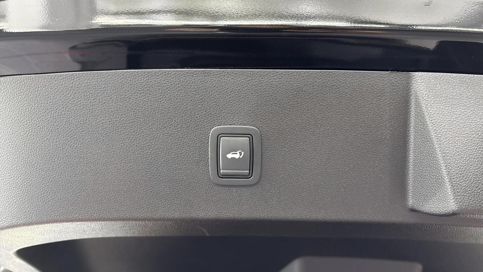 Sort Renault 4 E-Tech fra 2026