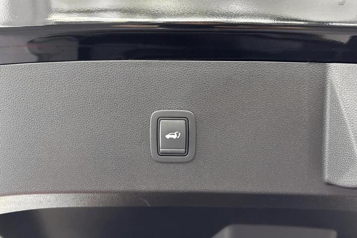 Sort Renault 4 E-Tech fra 2026
