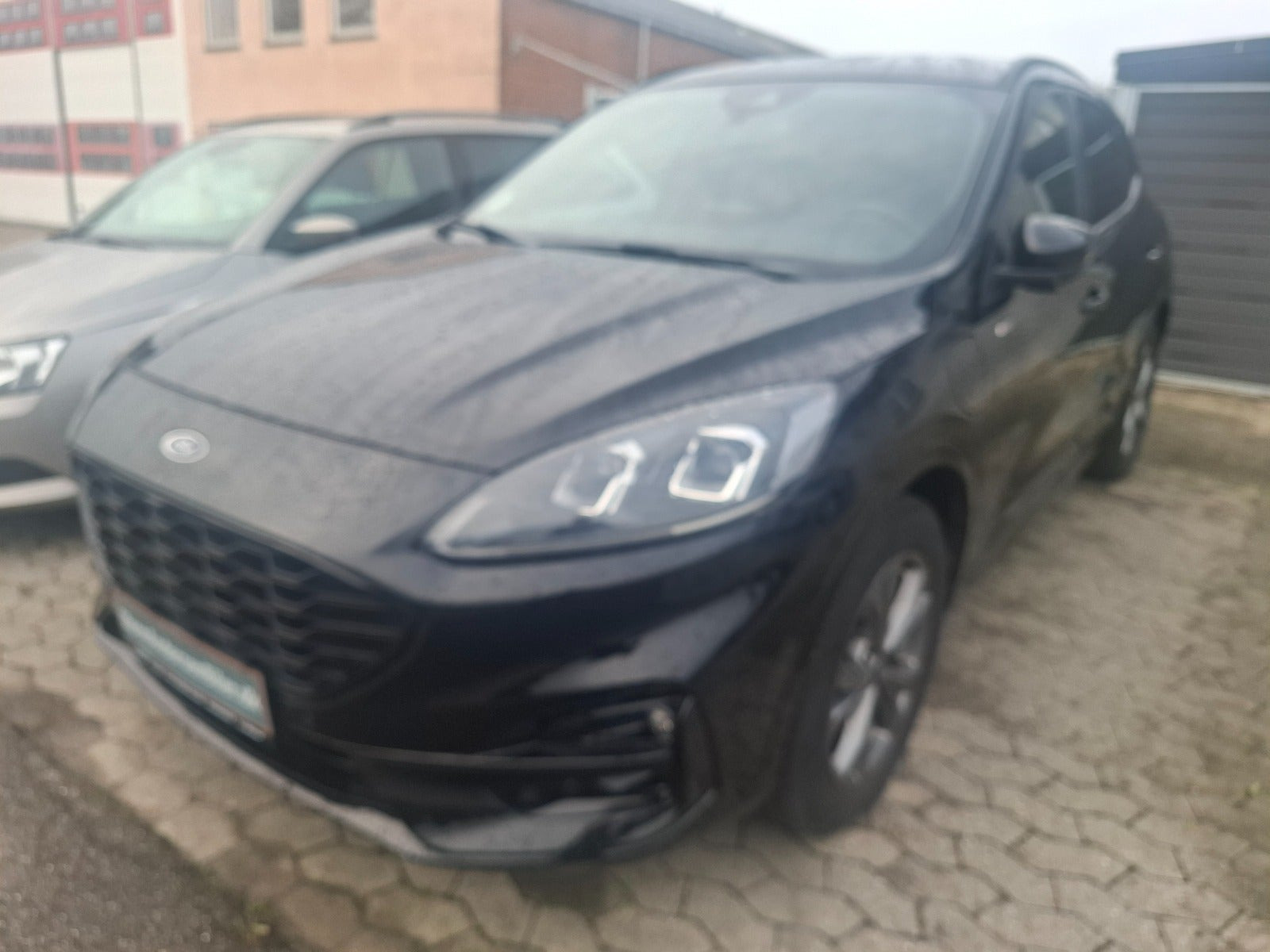 Sort Ford Kuga fra 2020