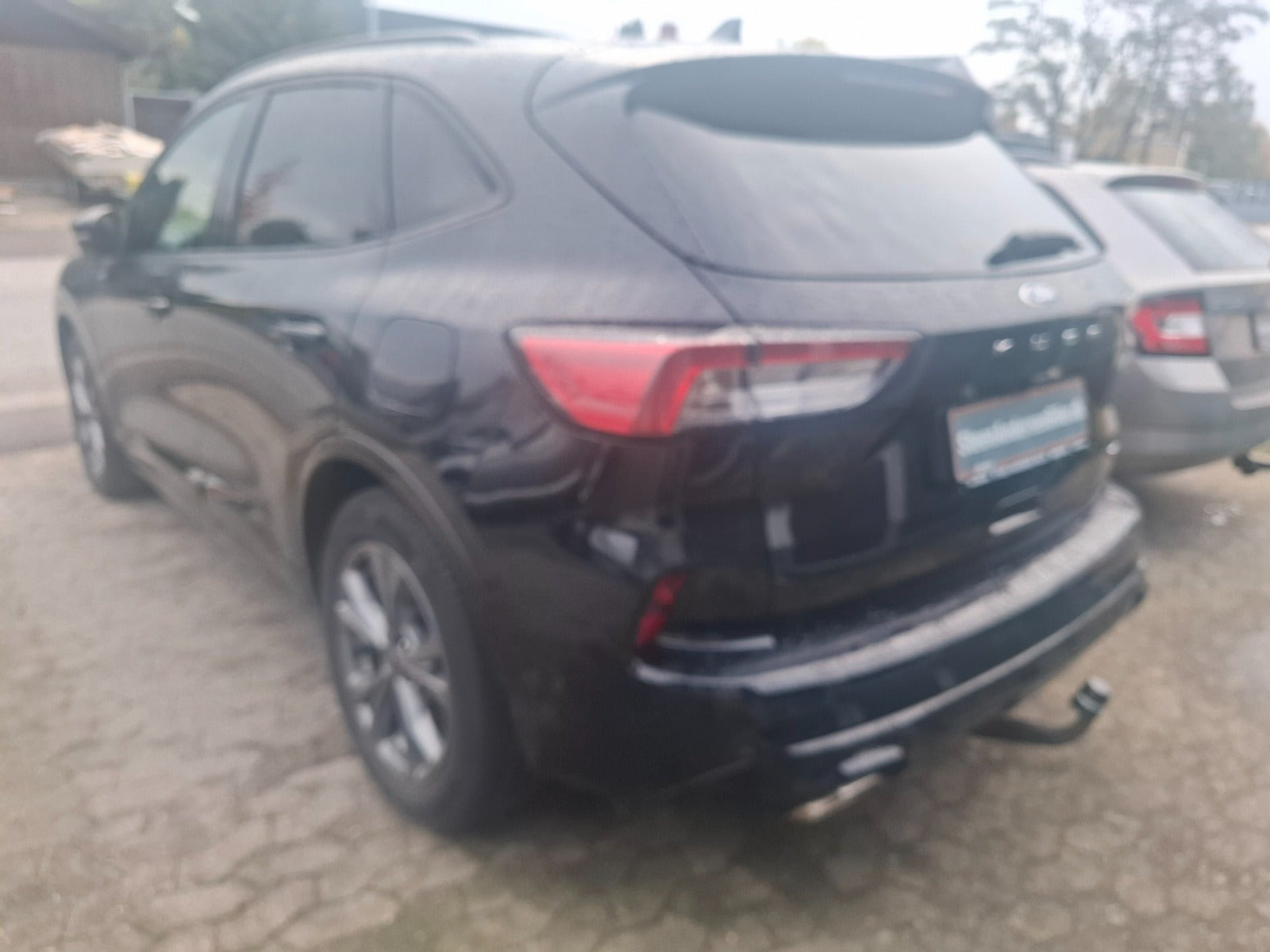 Sort Ford Kuga fra 2020