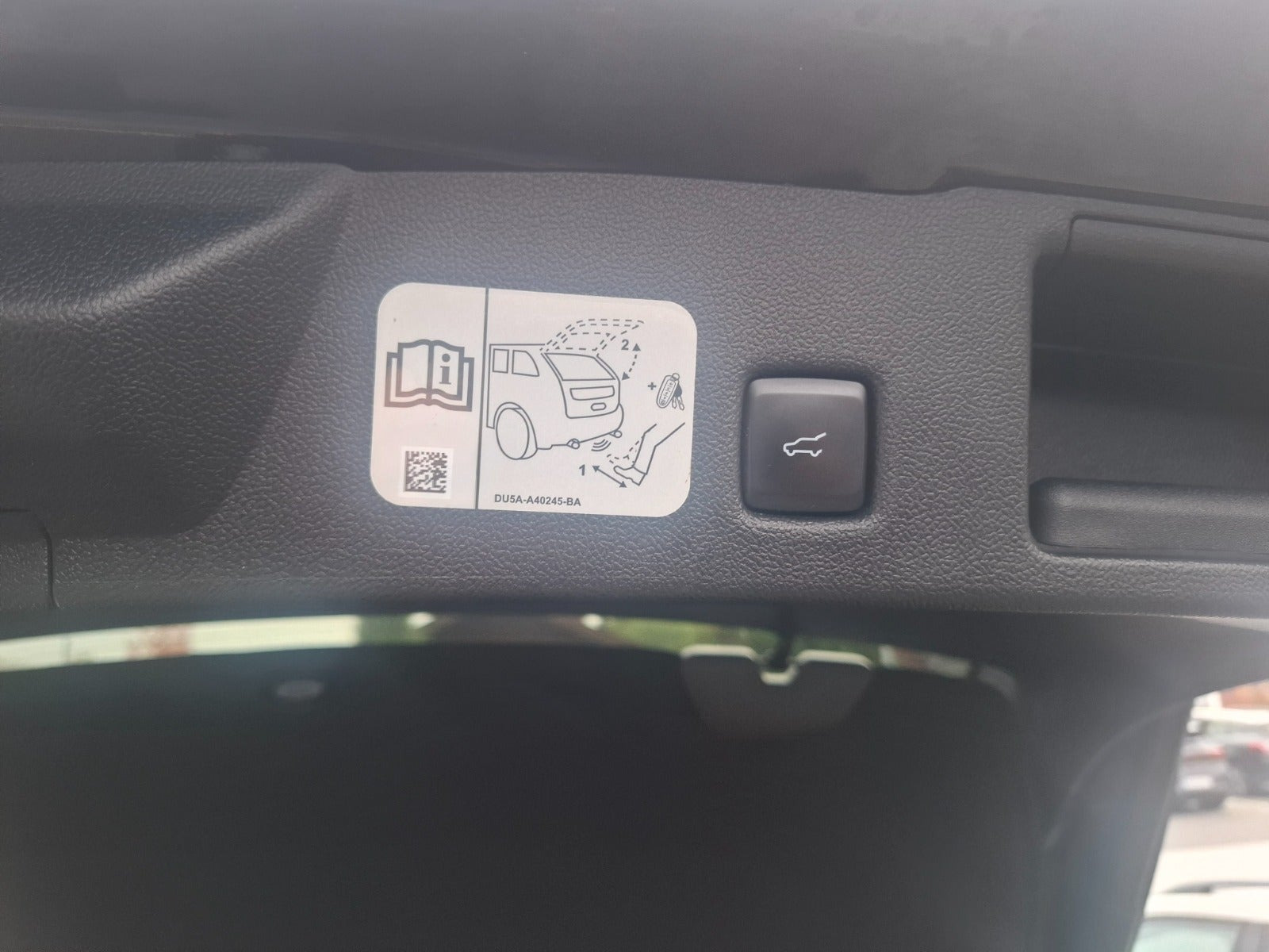 Sort Ford Kuga fra 2020