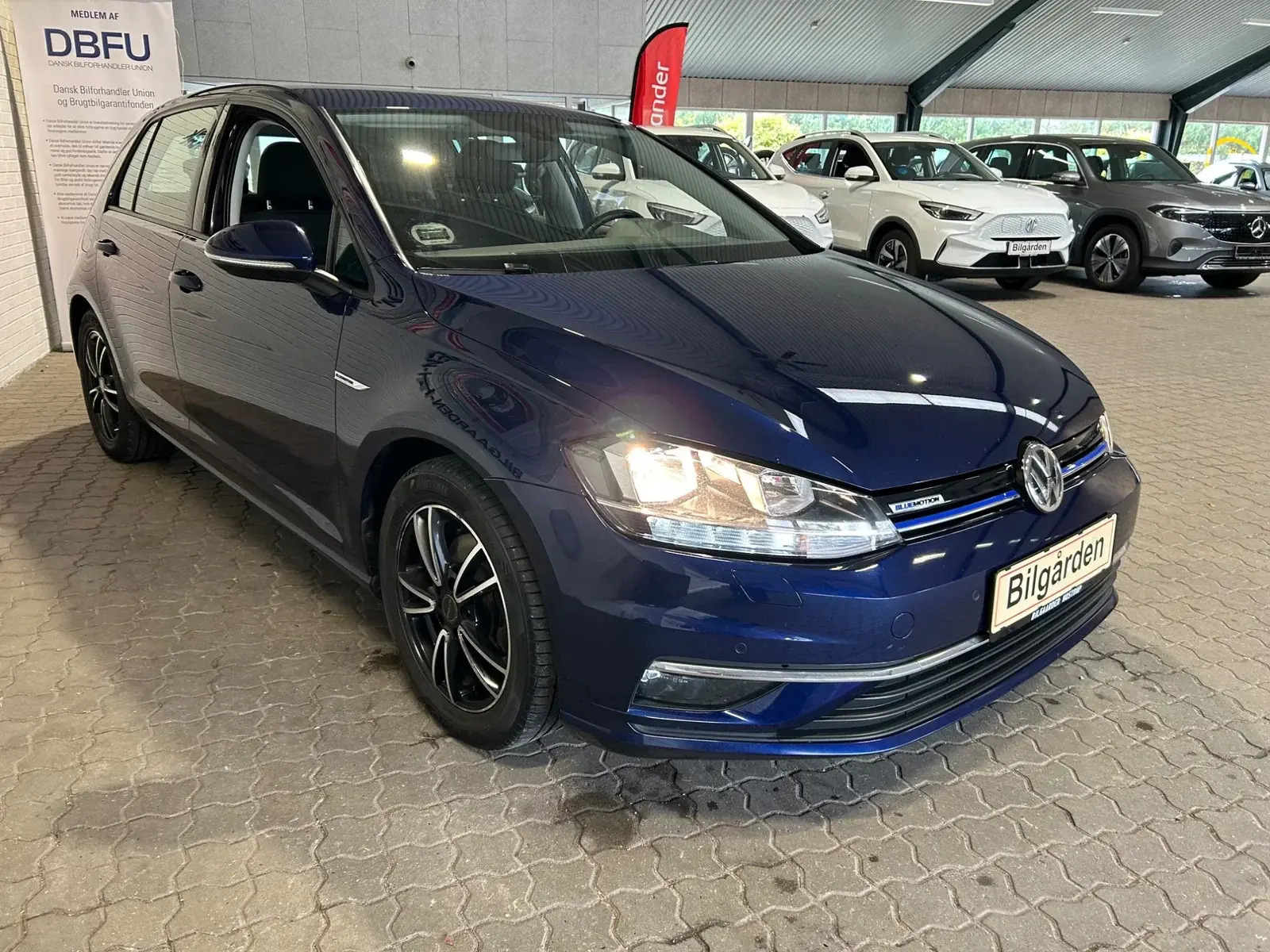 Blå VW Golf VII fra 2019