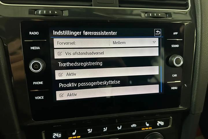 Blå VW Golf VII fra 2019