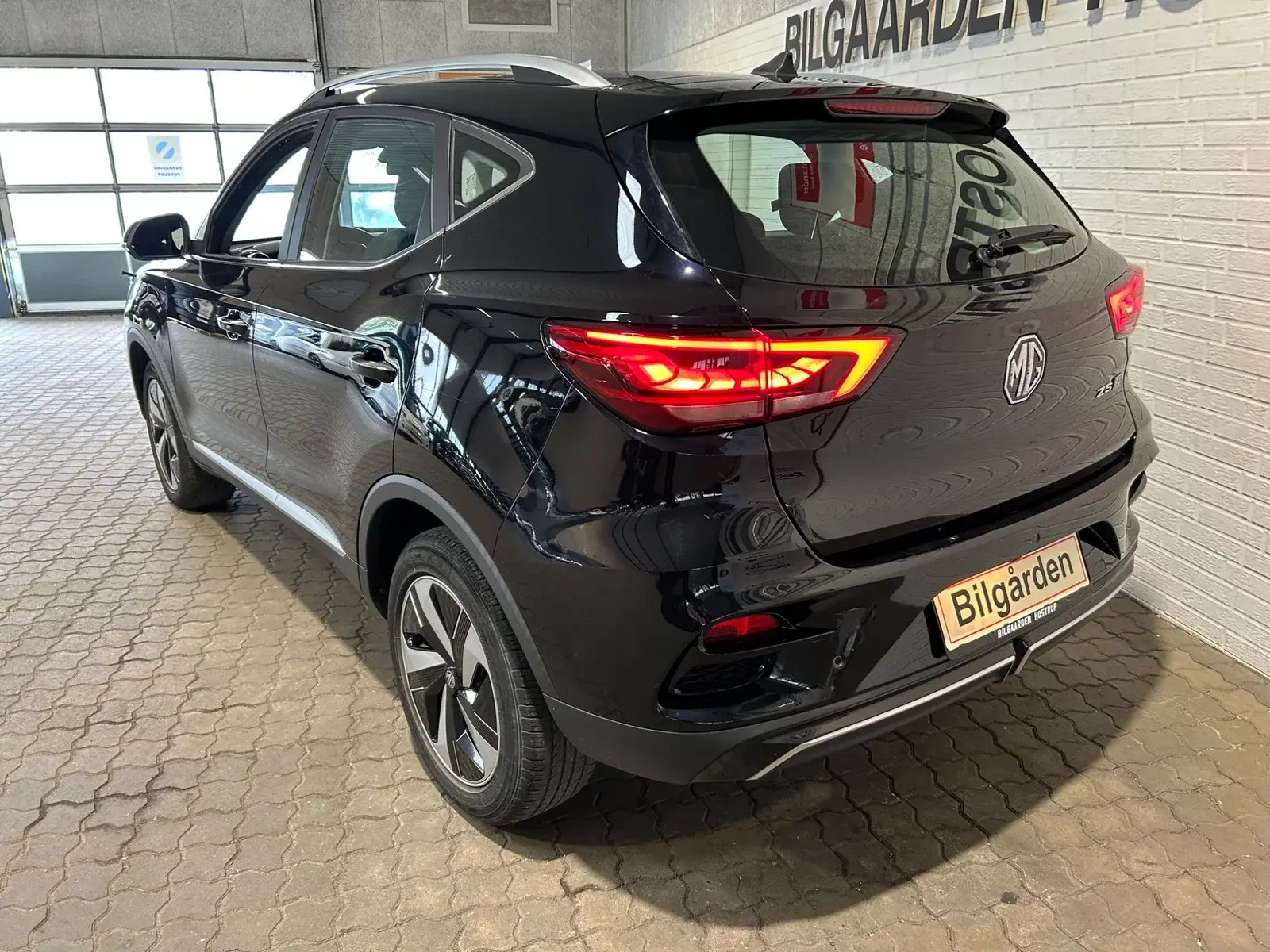 Sort MG ZS fra 2022