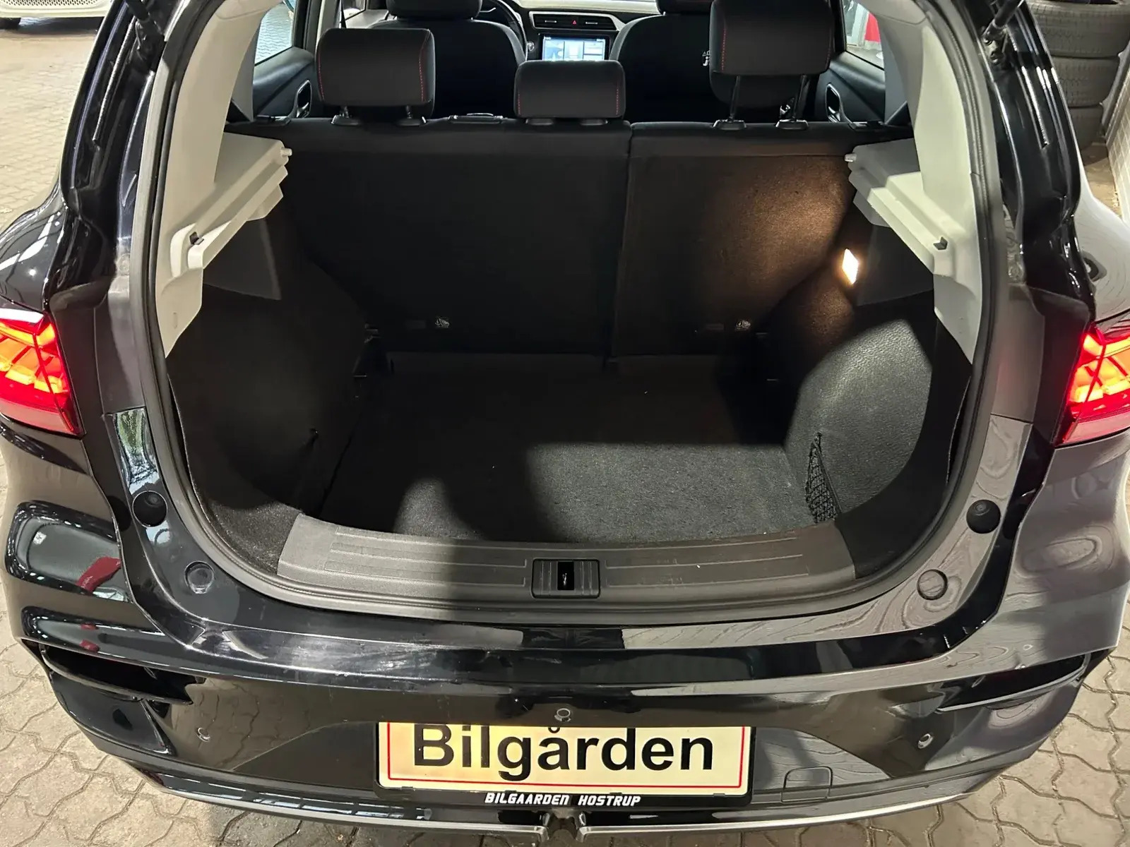 Sort MG ZS fra 2022