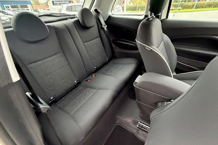Hvid Fiat 500e fra 2024