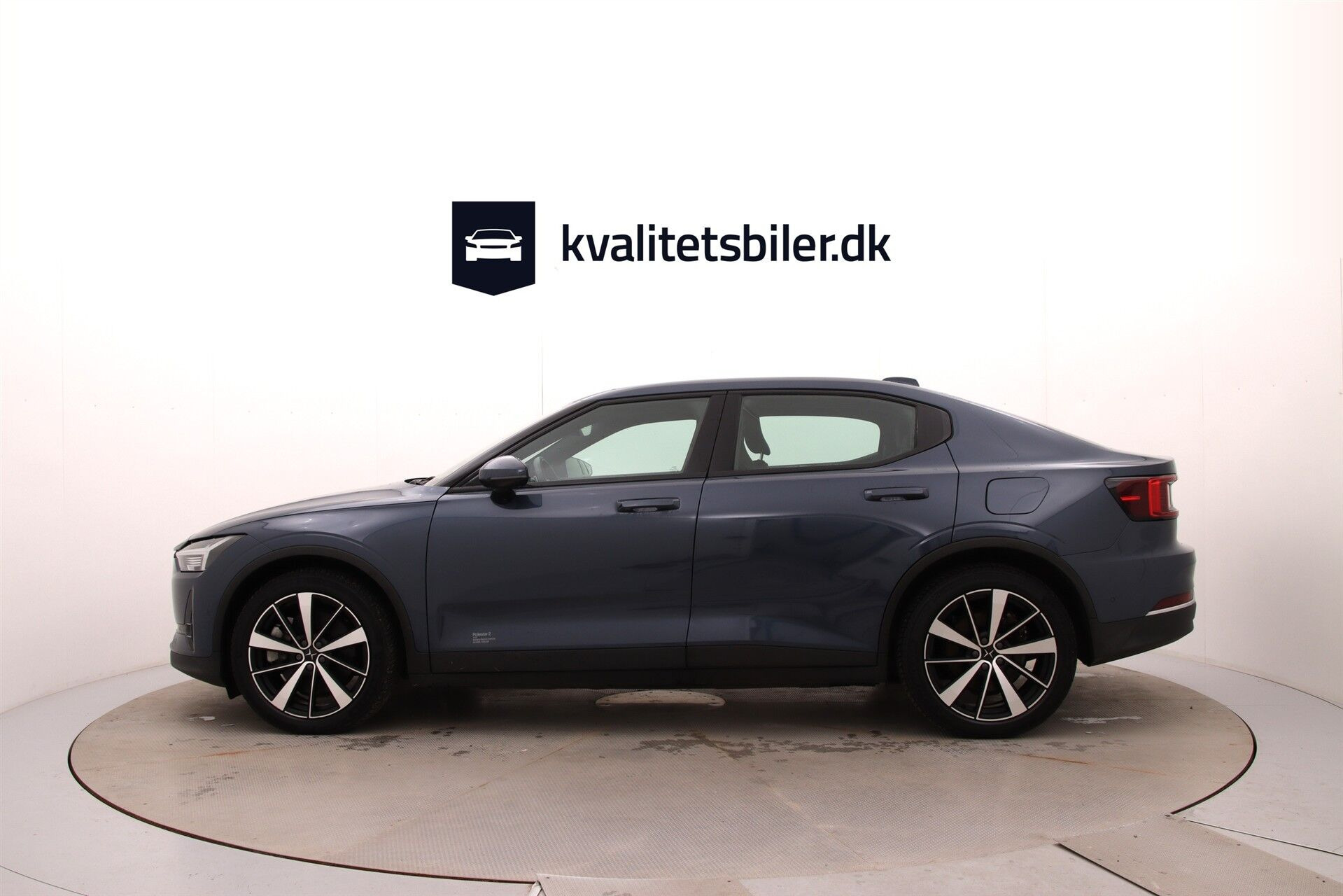Blå Polestar 2 fra 2021