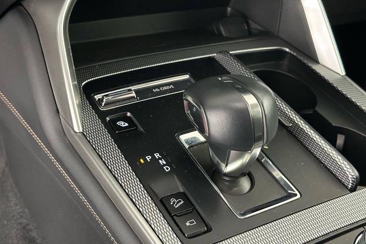 Rød Mazda CX-60 fra 2024