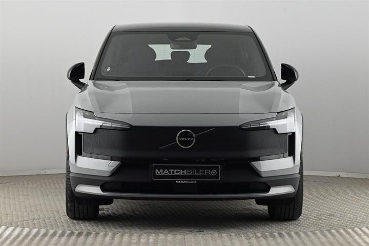 Grå Volvo EX30 Cross Country fra 2025