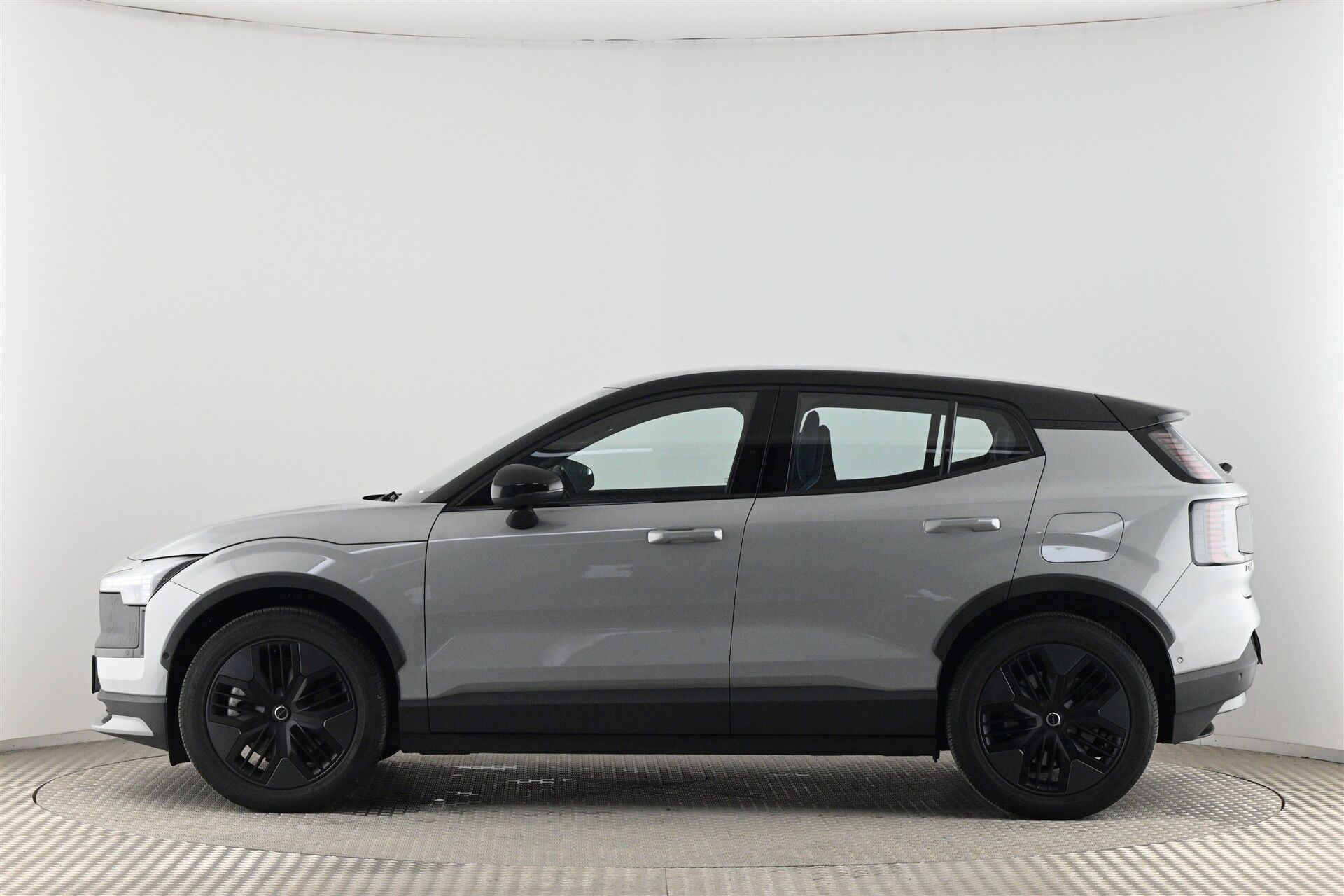 Grå Volvo EX30 Cross Country fra 2025