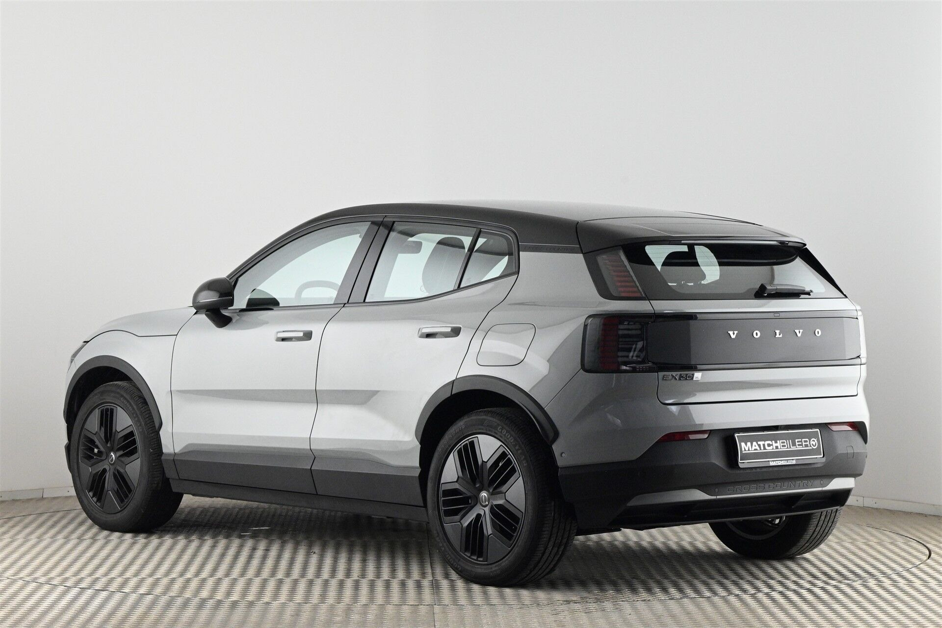 Grå Volvo EX30 Cross Country fra 2025